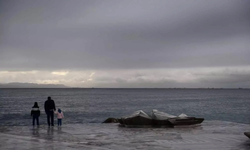 Καιρός – Meteo: Πτώση θερμοκρασίας αύριο και βροχές – Που θα χρειαστούμε ομπρέλες